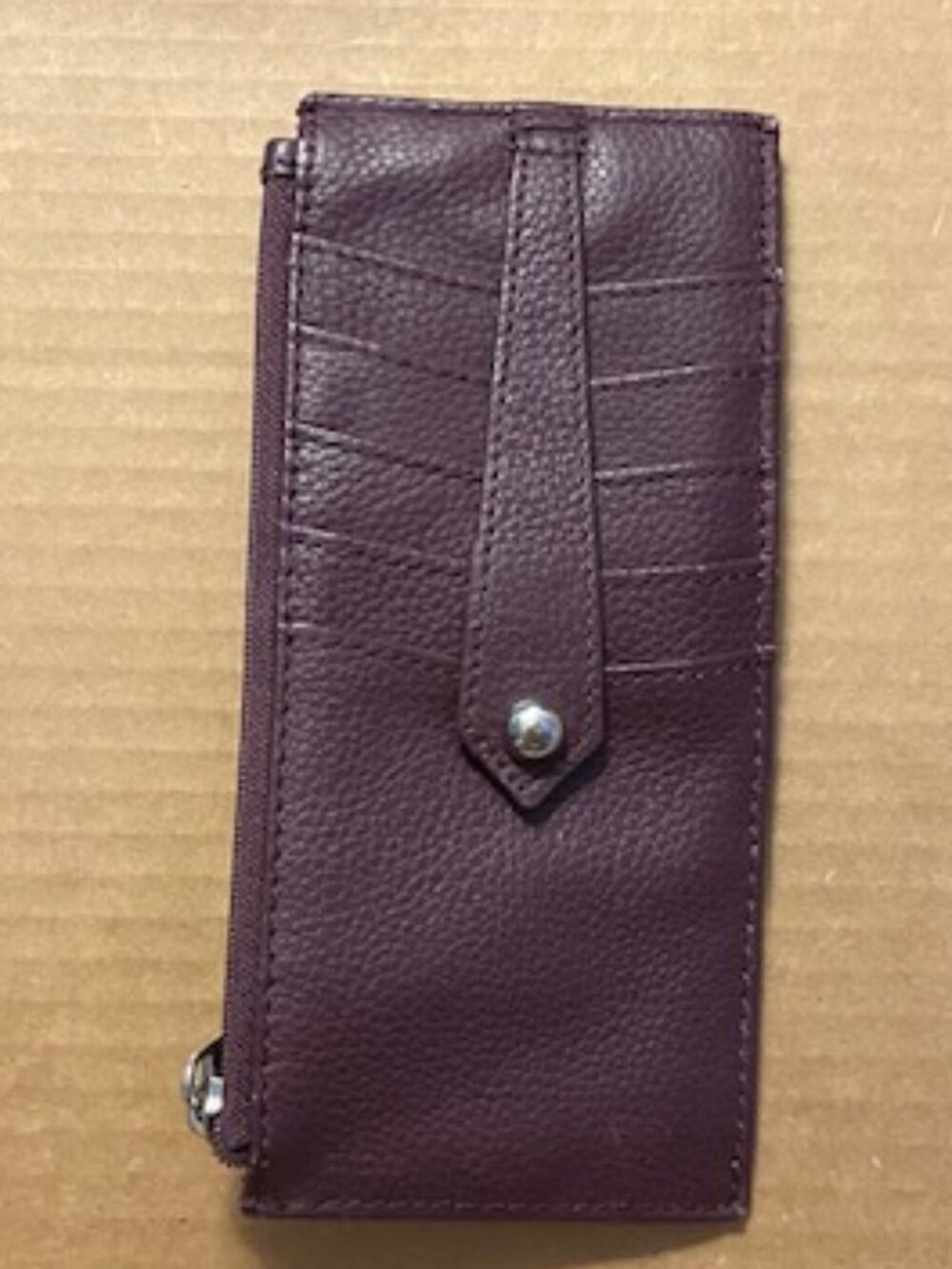 Clarks Eggplant Leather Card Holder Wallet Slim ~ Credit Card ID Window Zip - Picture 2 of 5